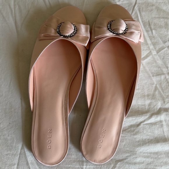 Doen Shoes - Doen Tilly Mule in Peche Satin